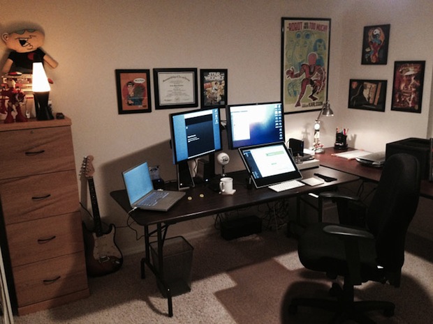 Mac Setups The Desk of a Sequential Artist & Comic