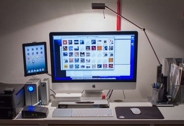 The iMac desk setup of an amateur photographer