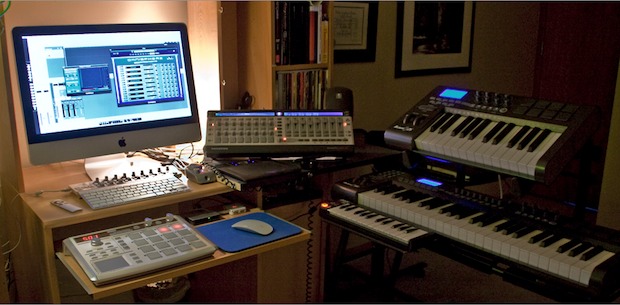 Multimedia Producers desk