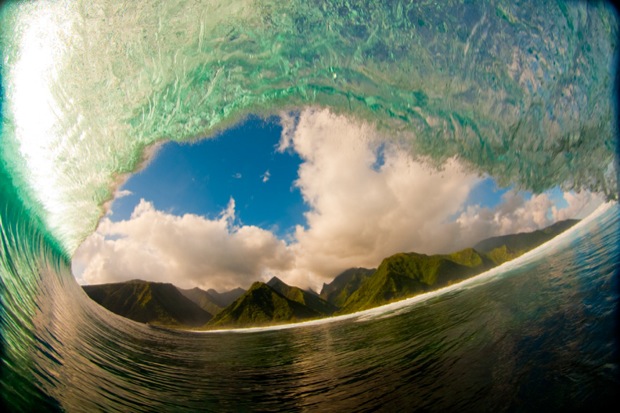 Tahiti wave wallpaper
