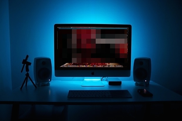 iMac con retroiluminación LED azul