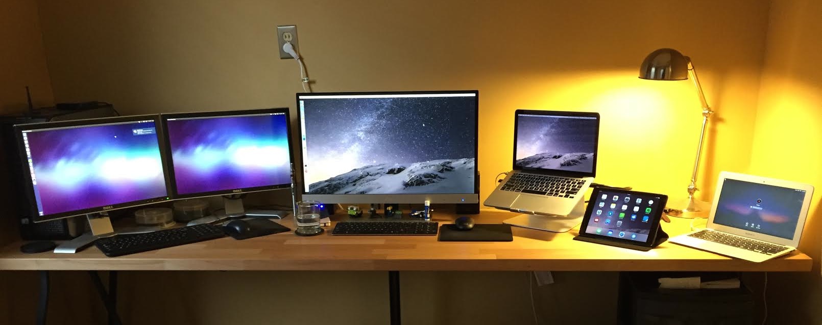 Mac Setup: The Mac \u0026 PC Desk of an IT Consultant