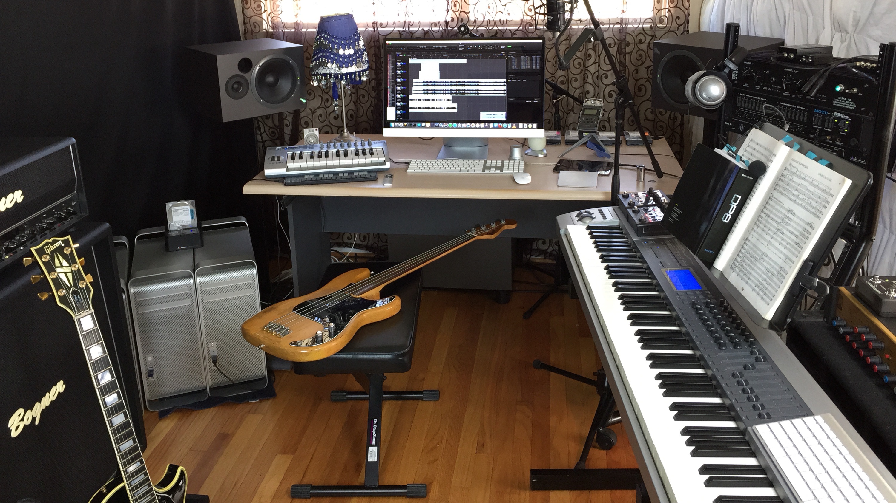 Mac Setup: A Pro Home Recording Studio | OSXDaily