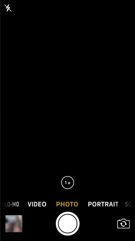 iPhone 7 camera frozen on black screen