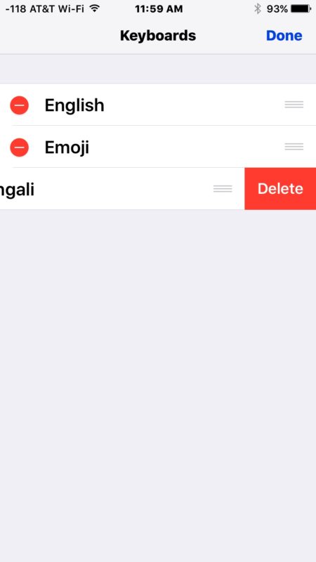 Нажмите на красную кнопку удаления, чтобы удалить клавиатуру в iOS.