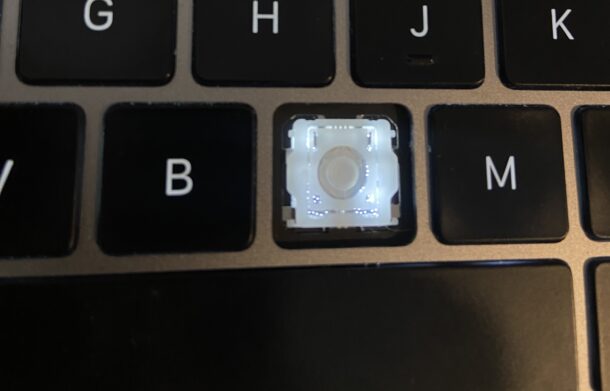 How to clean a stuck key on M1 MacBook Pro or M1 MacBook Air