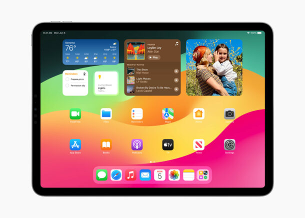 iPadOS 17 home screen with interactive widgets
